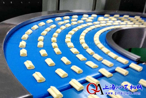 180度刀口轉(zhuǎn)彎輸送機(jī) 180度刀口轉(zhuǎn)彎輸送機(jī)